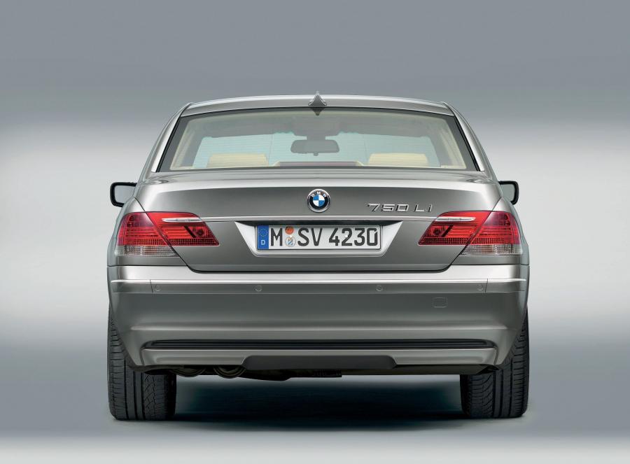  BMW 7-Series 2006 года  (фото 44 из 53)